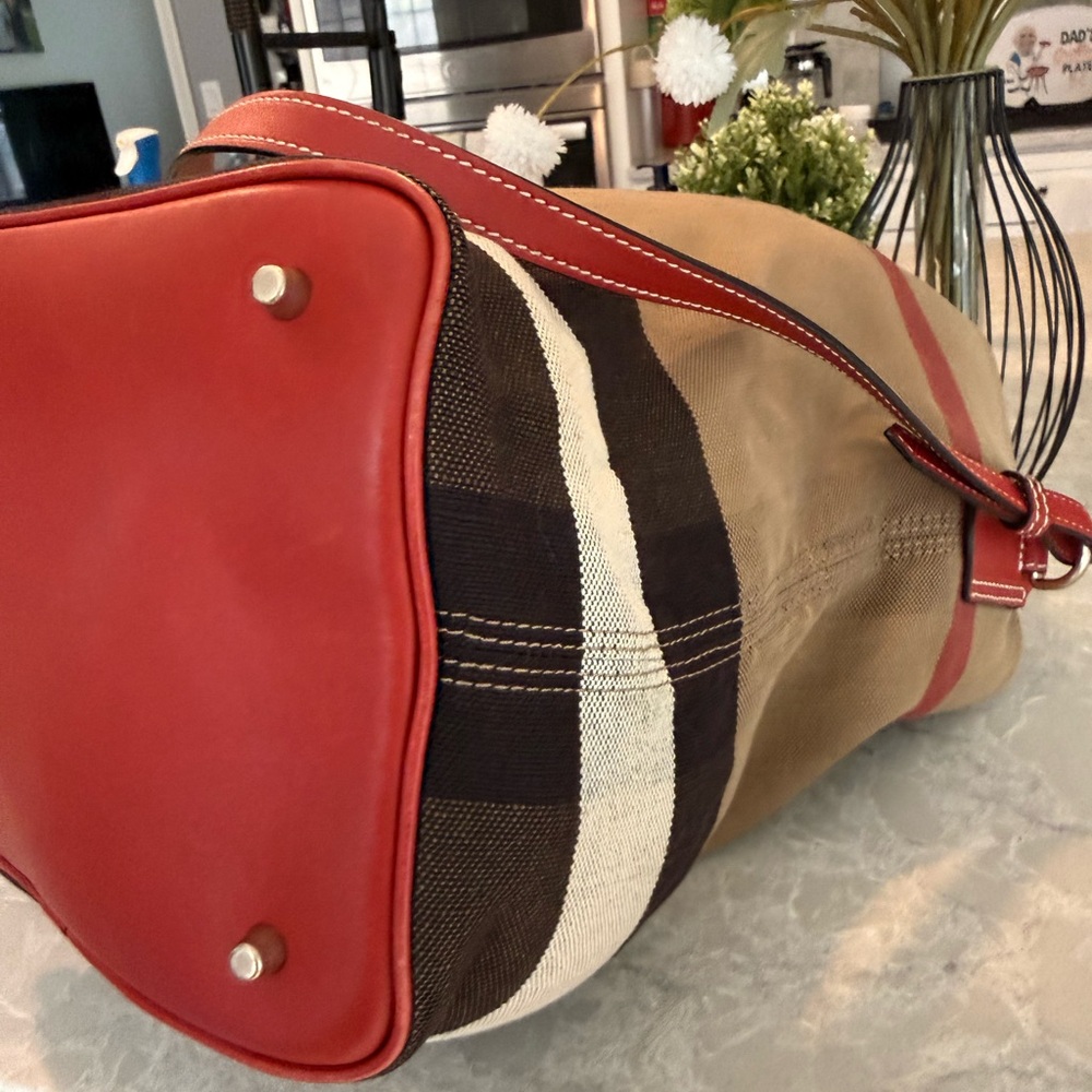 Burberry Ashby Medium Canvas Check Hobo Bag. - Picture 4 of 13